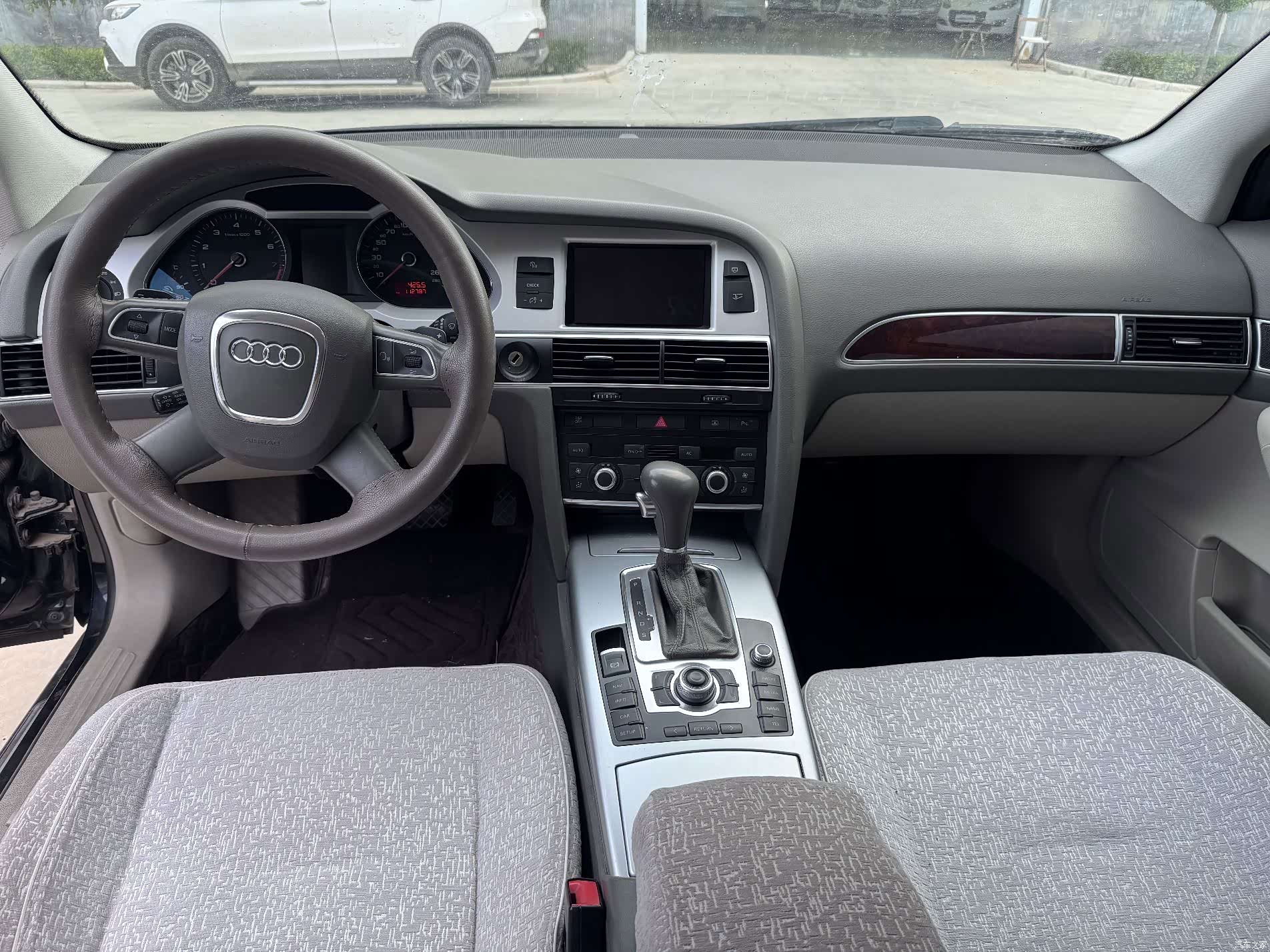 Audi A6L, 2010 4