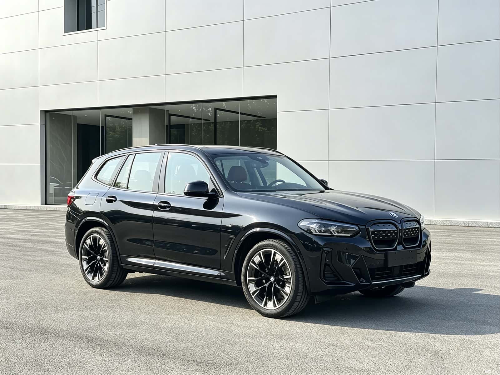 BMW iX3, 2023 3