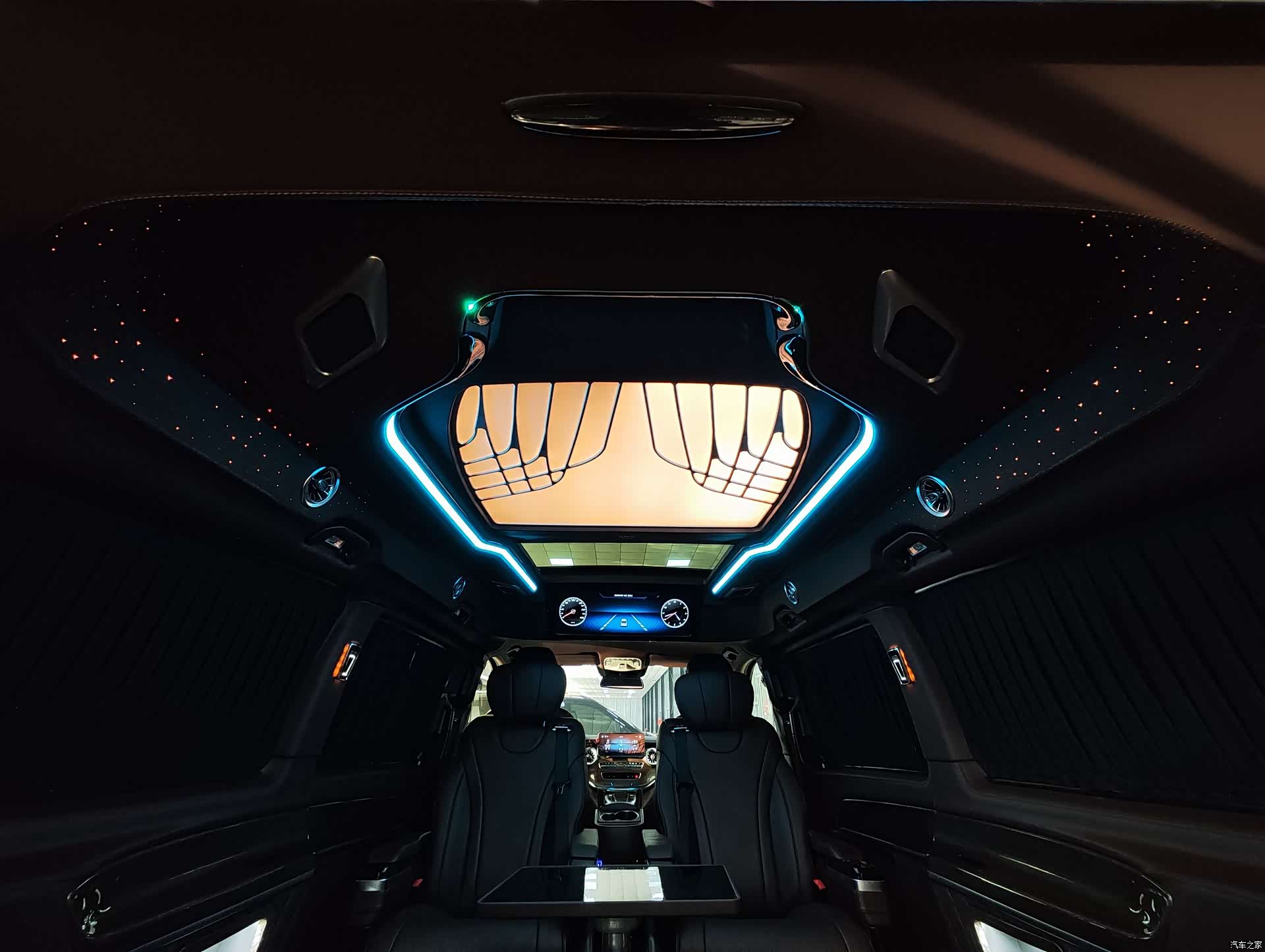 Mercedes-Benz V-Class, 2022 31