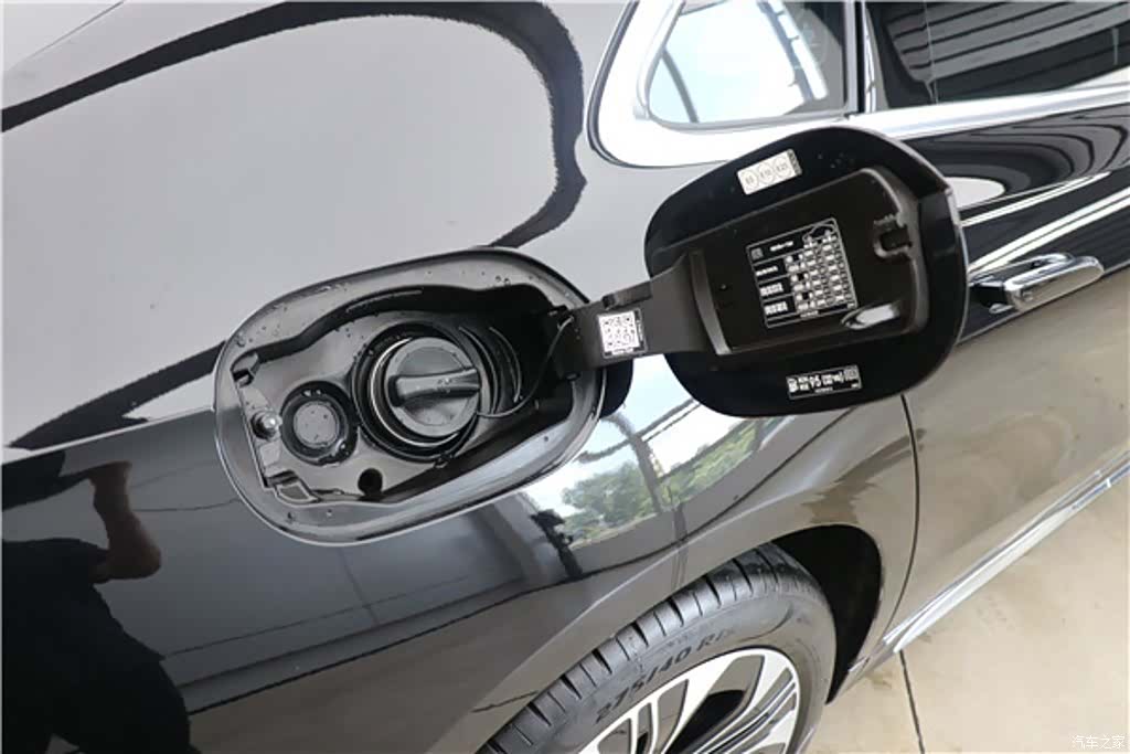 Mercedes-Benz E-Class, 2026 12