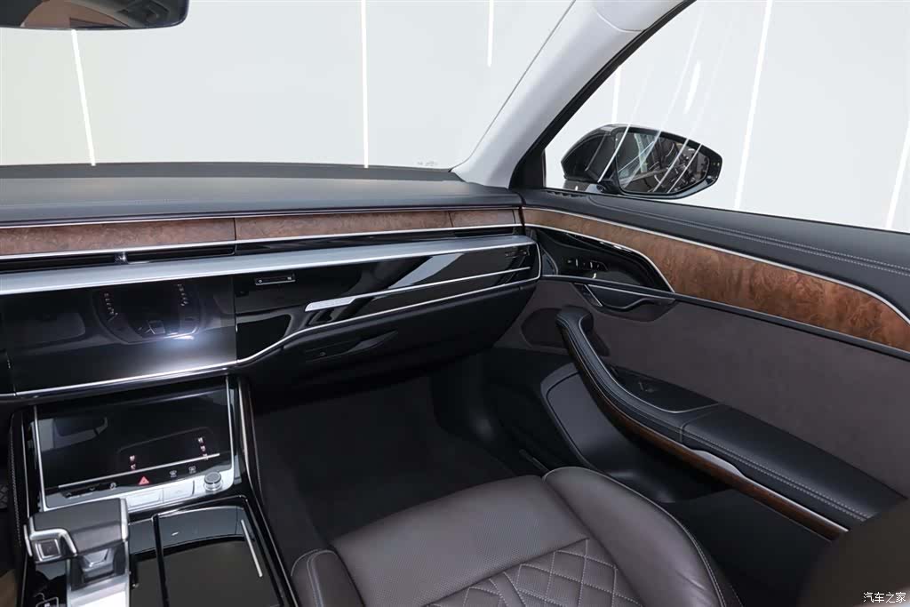Audi A8L, 2023 31