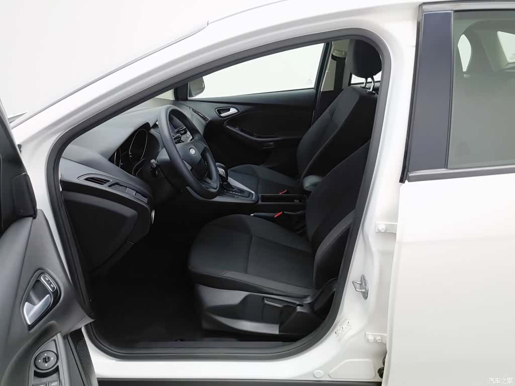 Ford Focus, 2019 10