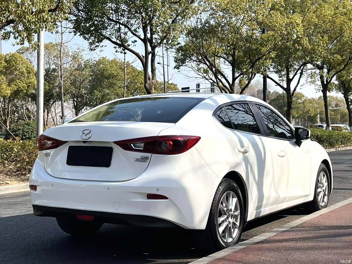 Mazda Mazda3, 2017 12