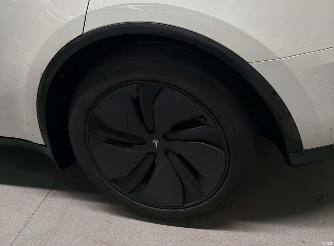 Tesla Model Y, 2025 11