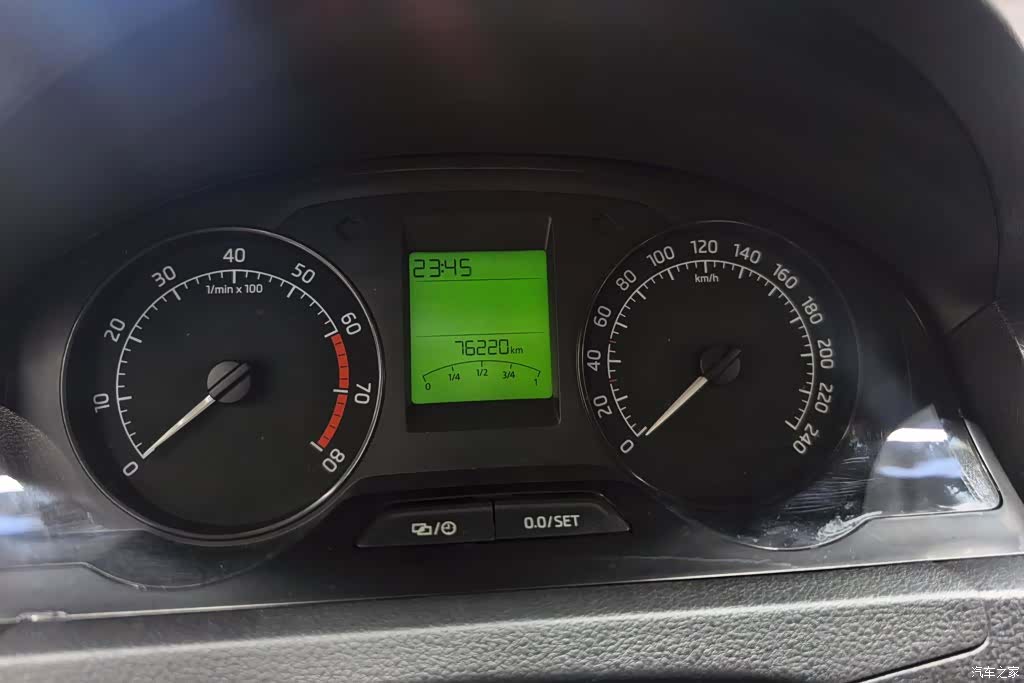 Skoda Rapid, 2014 14