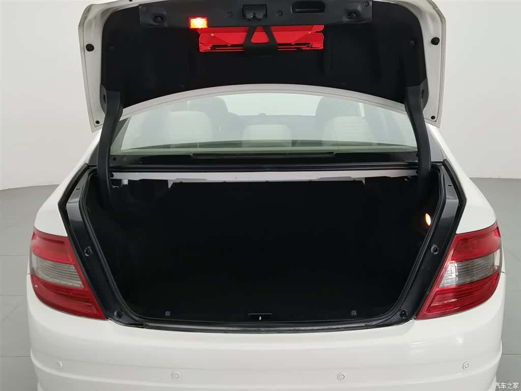 Mercedes-Benz C-Class, 2010 16
