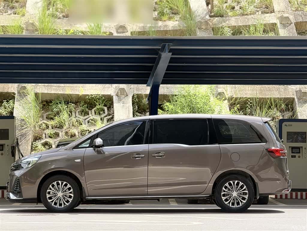 Buick GL8, 2023 10
