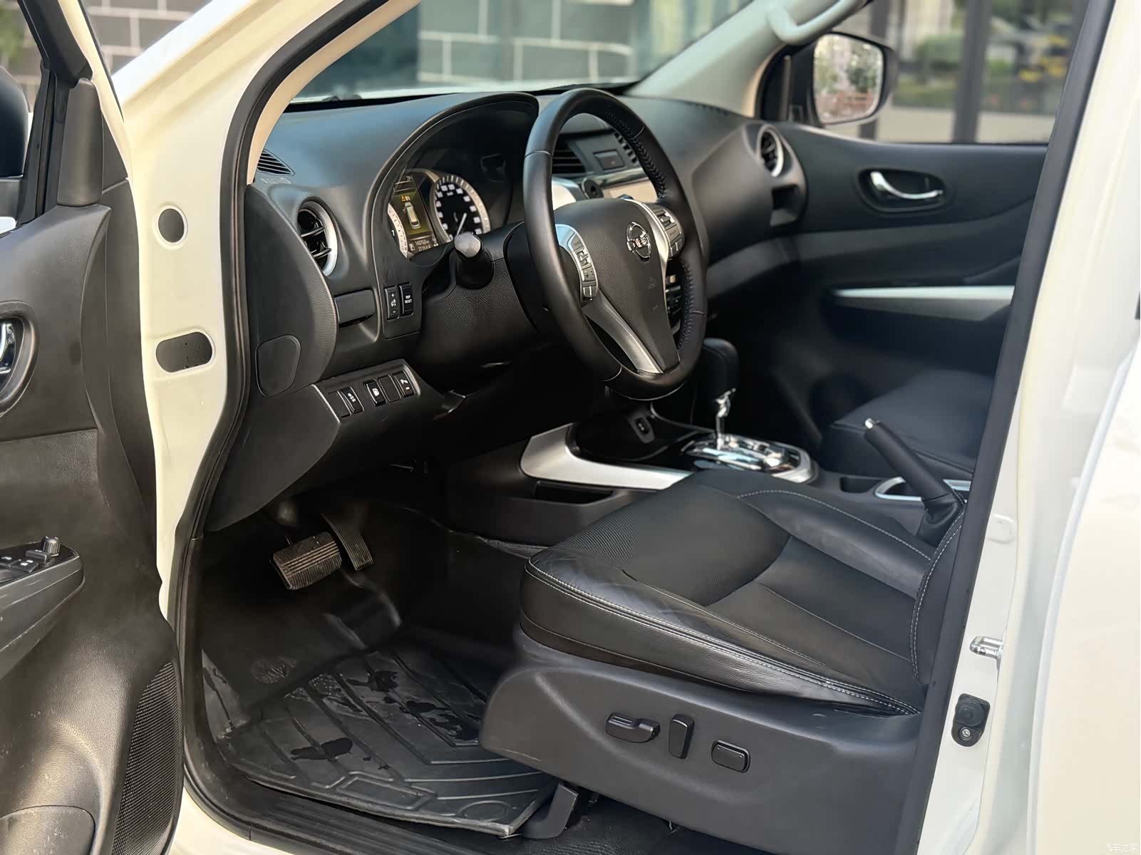 Nissan Terra, 2018 8