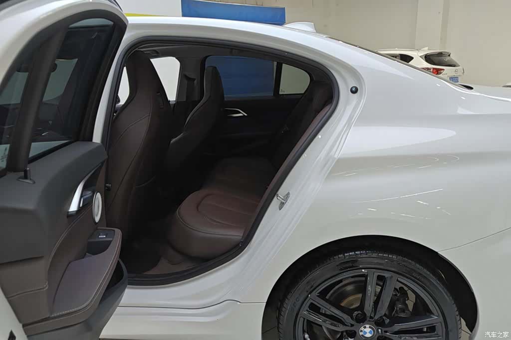 BMW 1 Series, 2021 11