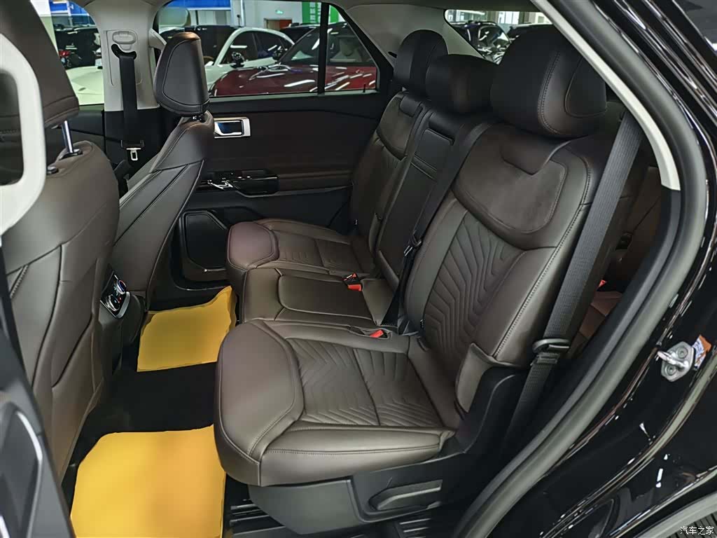 Ford Explorer, 2026 17