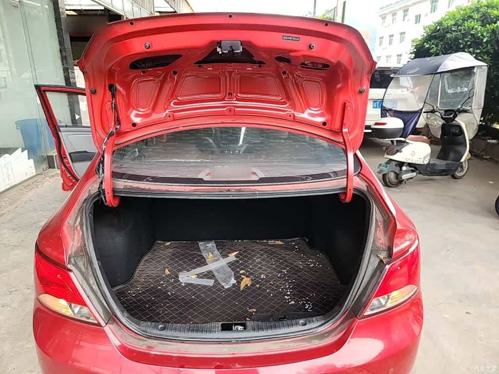 Hyundai GLS, 2015 19