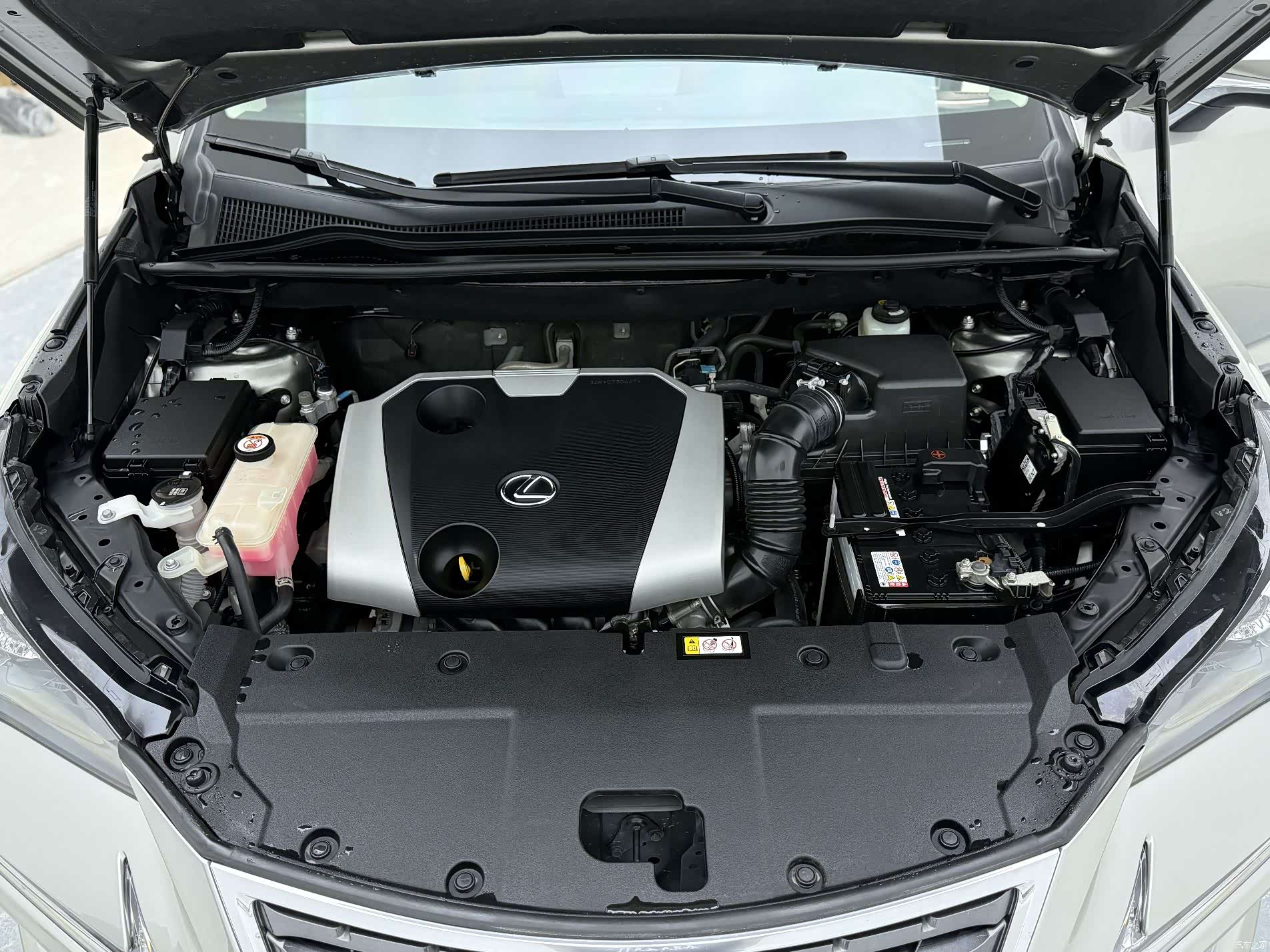 Lexus NX, 2020 16