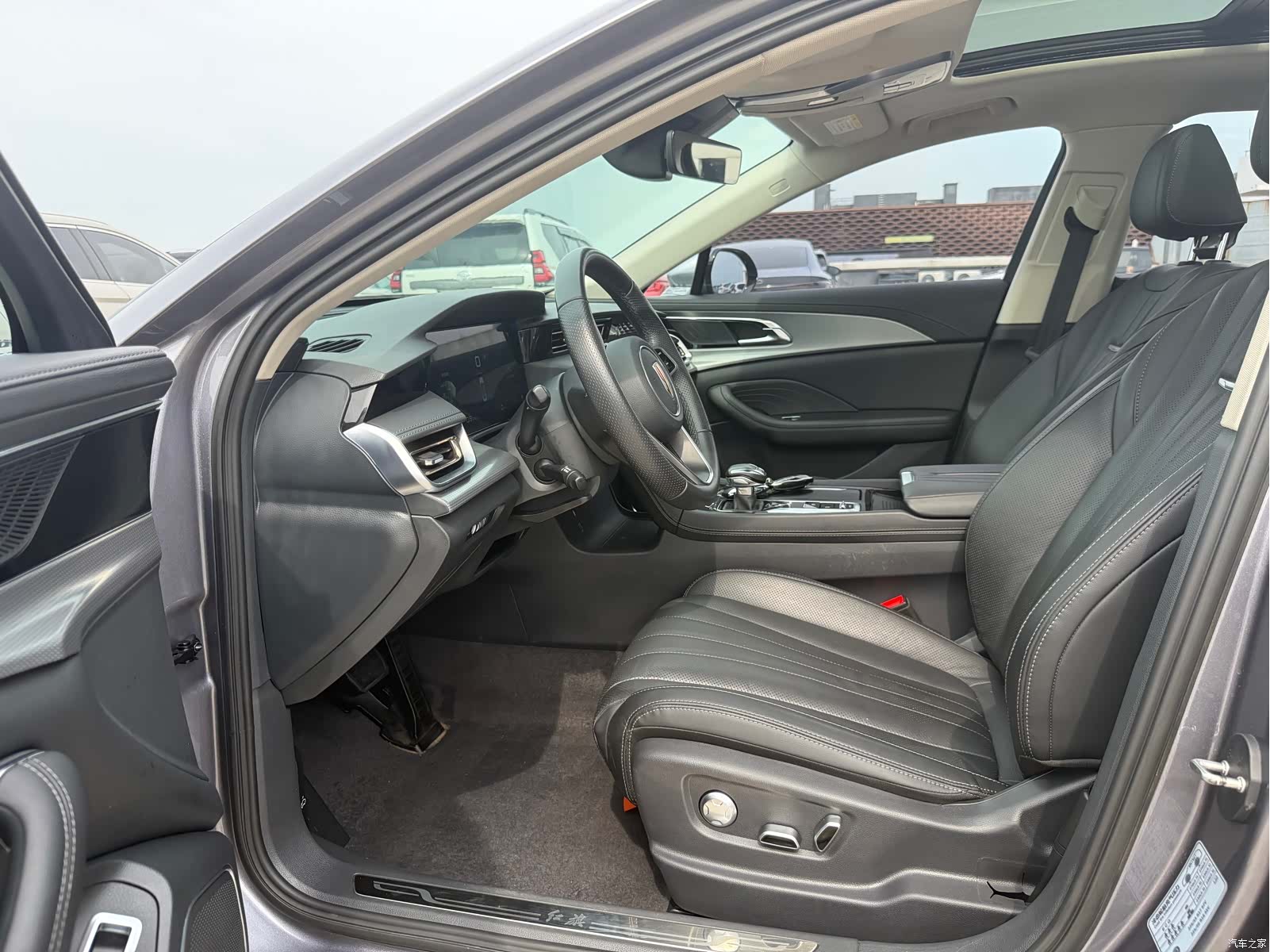 Hongqi H5, 2022 4