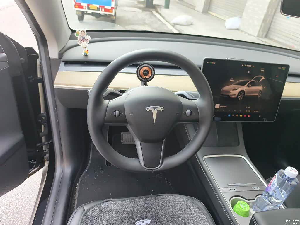 Tesla Model Y, 2022 6