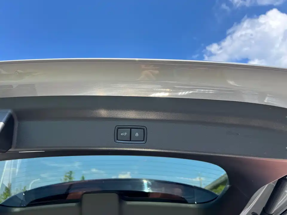 Li Auto Ideal L8