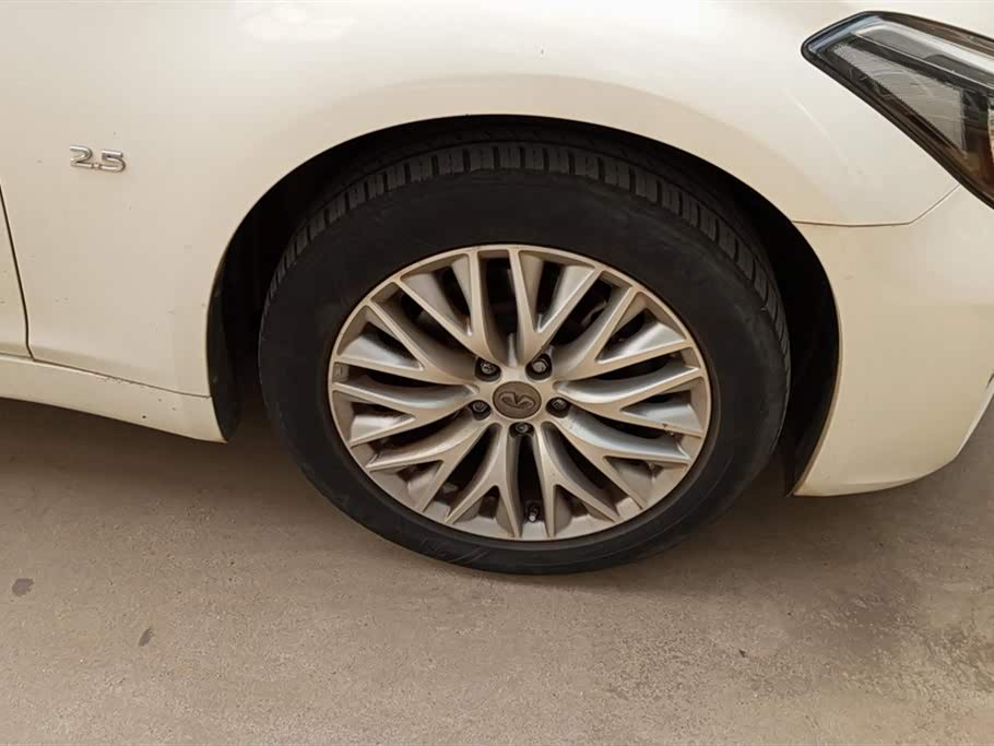 Infiniti Q70 Infiniti Q70