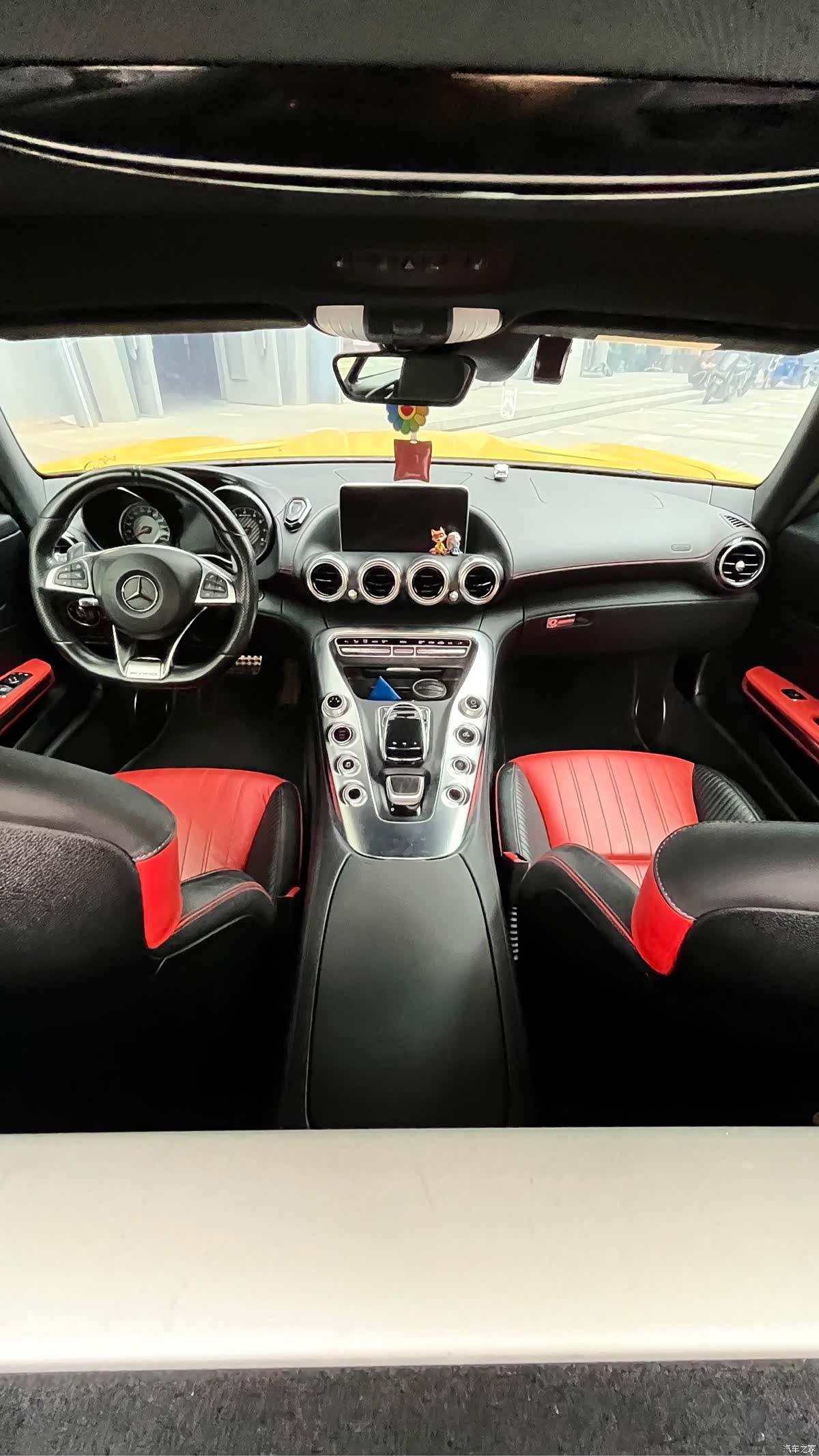 MG AMG, 2017 10