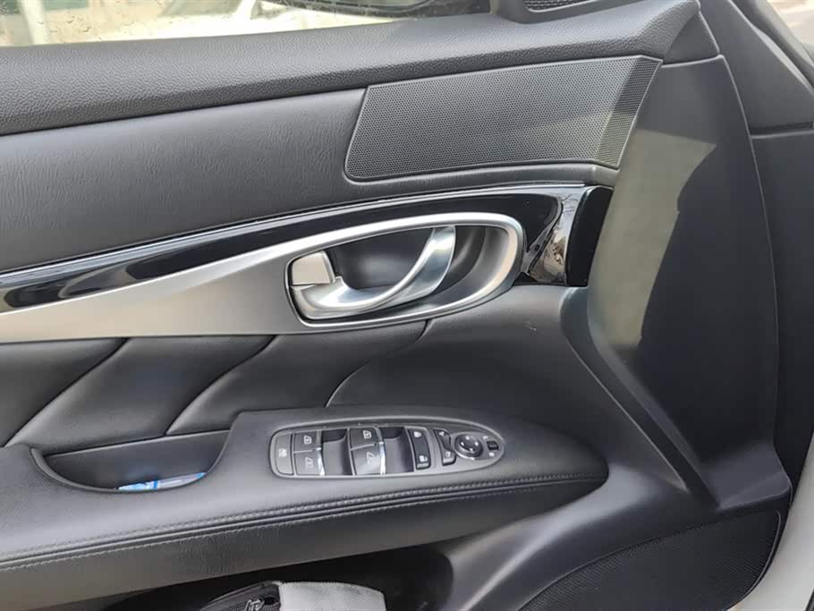 Infiniti Q70 Infiniti Q70
