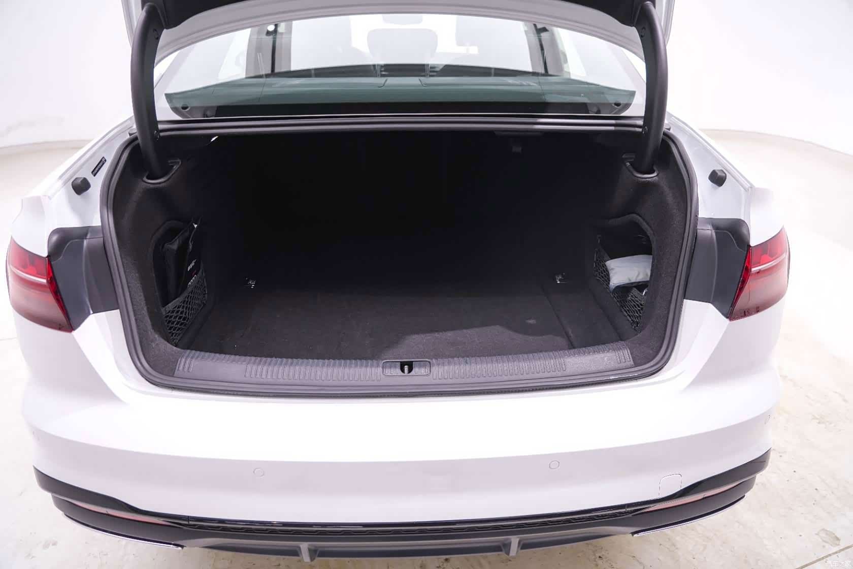 Audi A4L, 2024 22