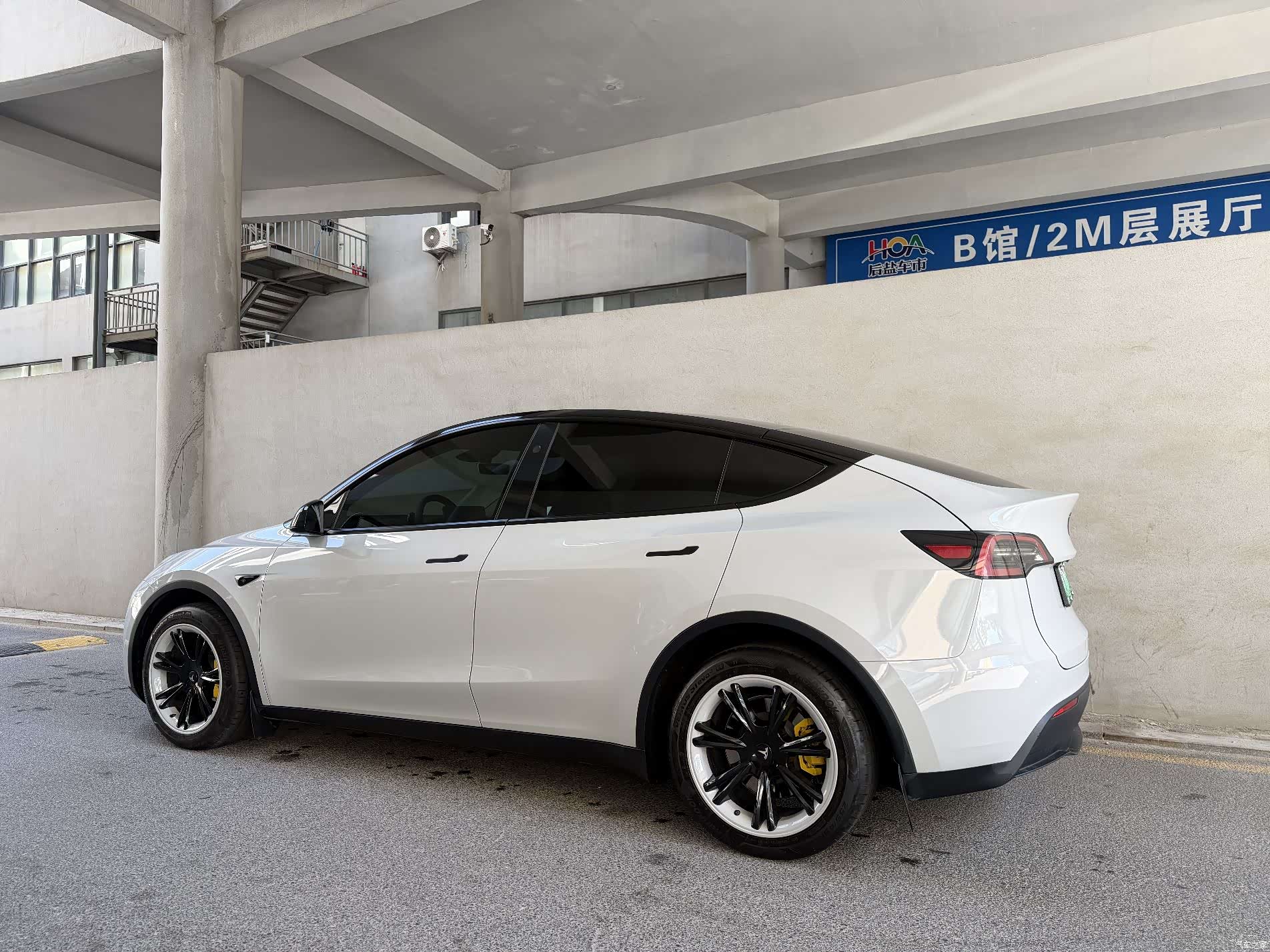 Tesla Model Y, 2024 все фото
