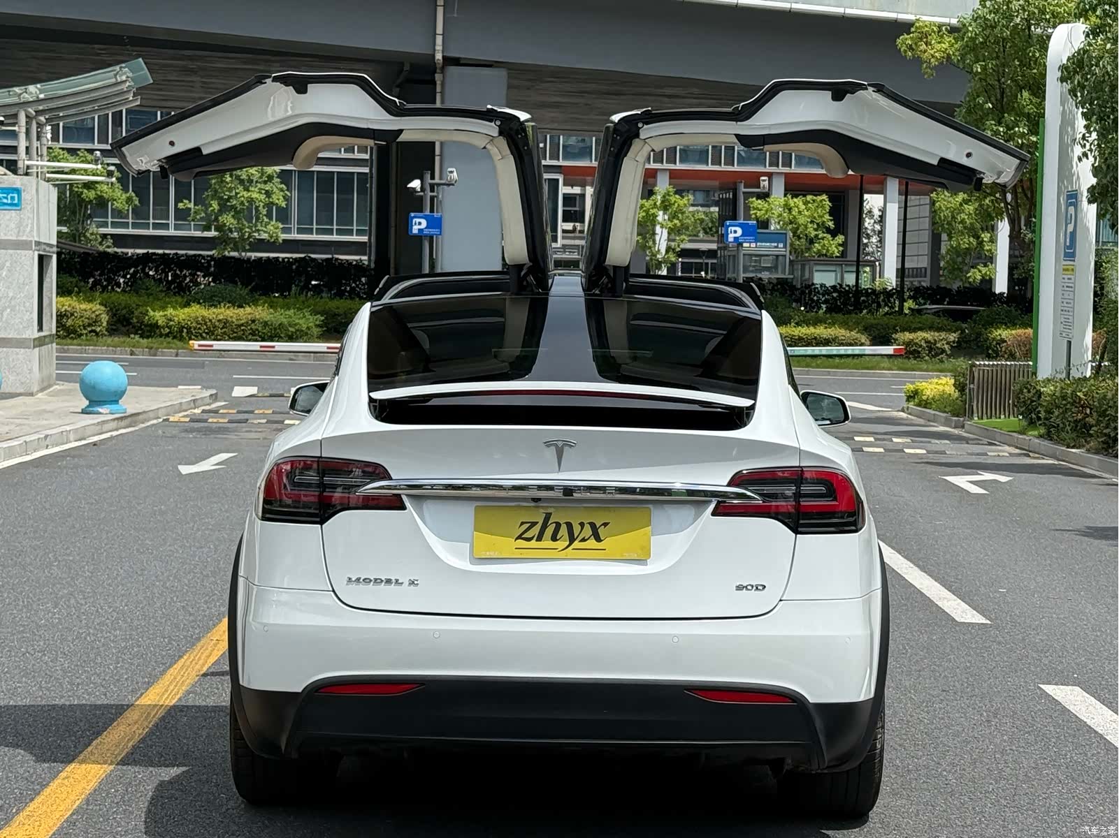 Tesla Model X, 2017 6