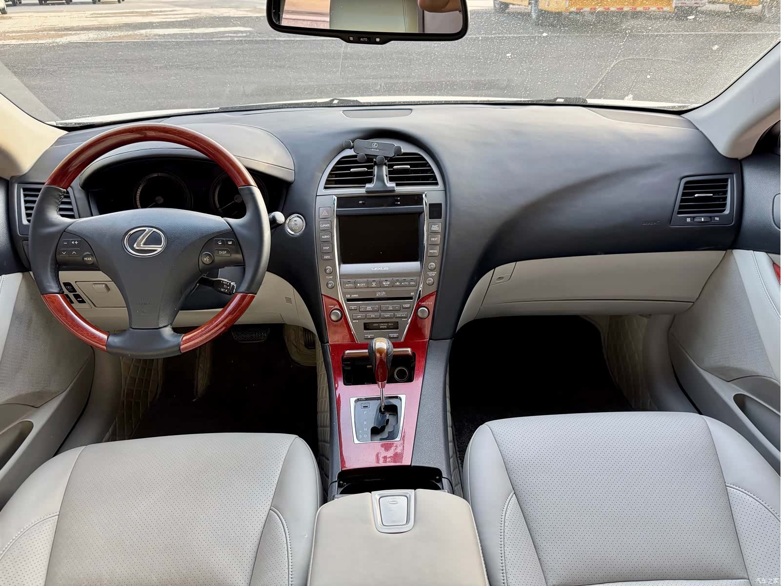 Lexus ES, 2009 7