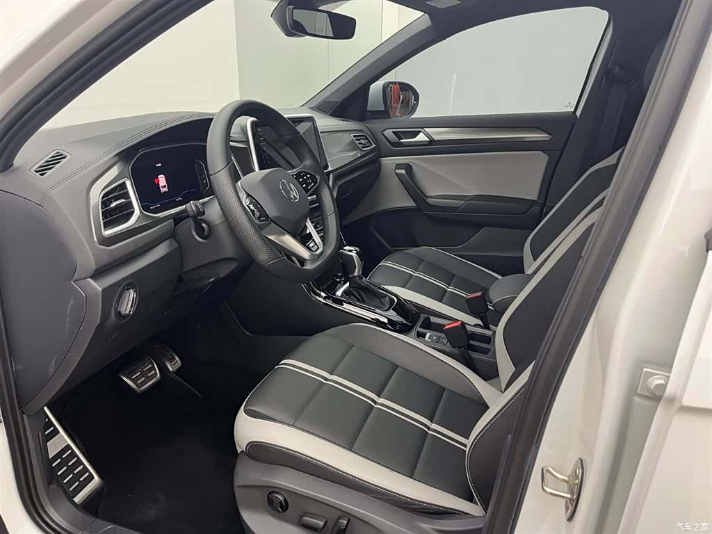 Volkswagen T-ROC, 2024 6