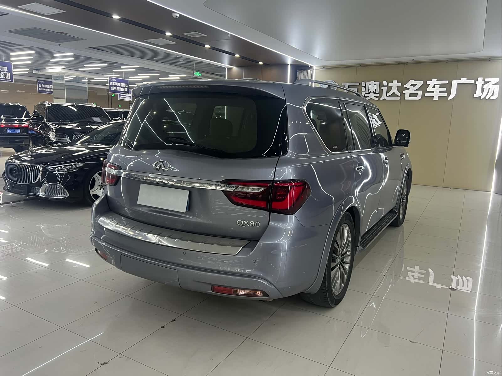 Infiniti QX80, 2020 8