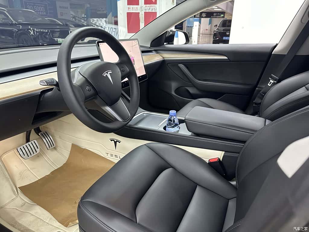 Tesla Model 3, 2022 11