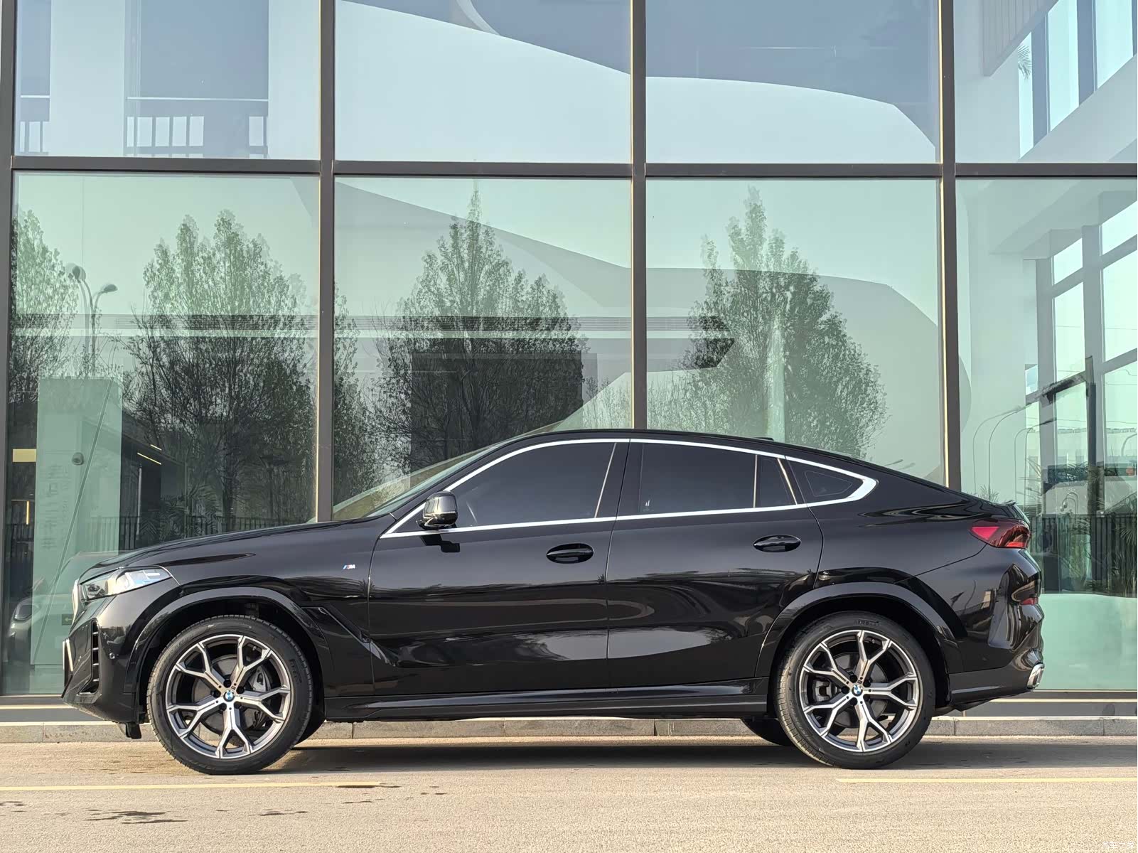 BMW X6, 2025 все фото