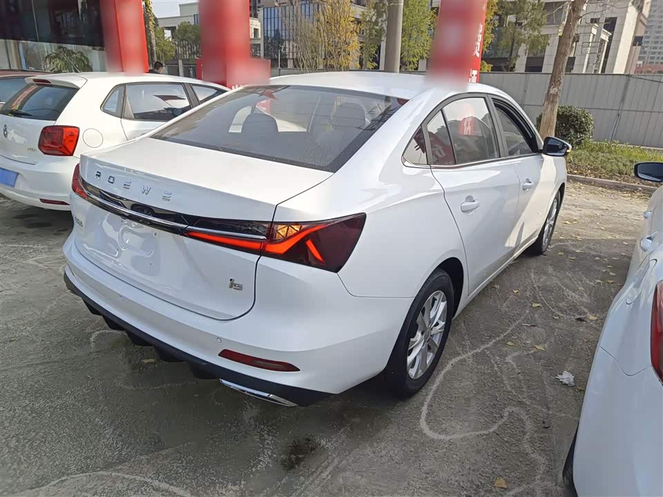 Roewe i5
