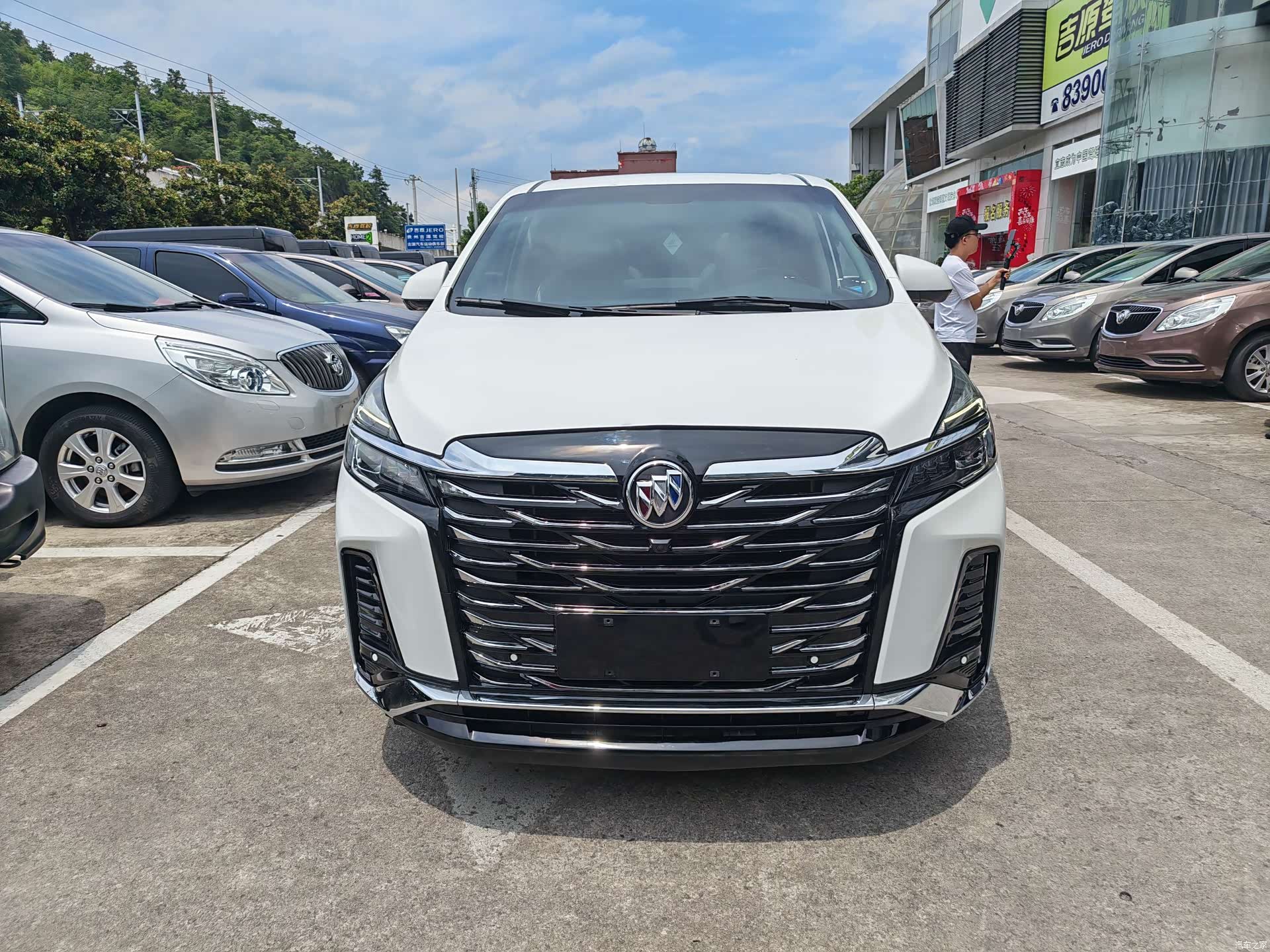 Buick GL8, 2023 2