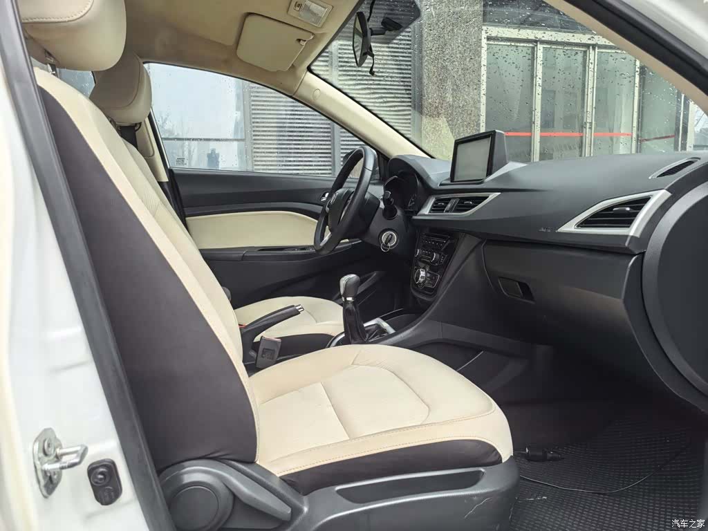 Changan V7, 2015 15