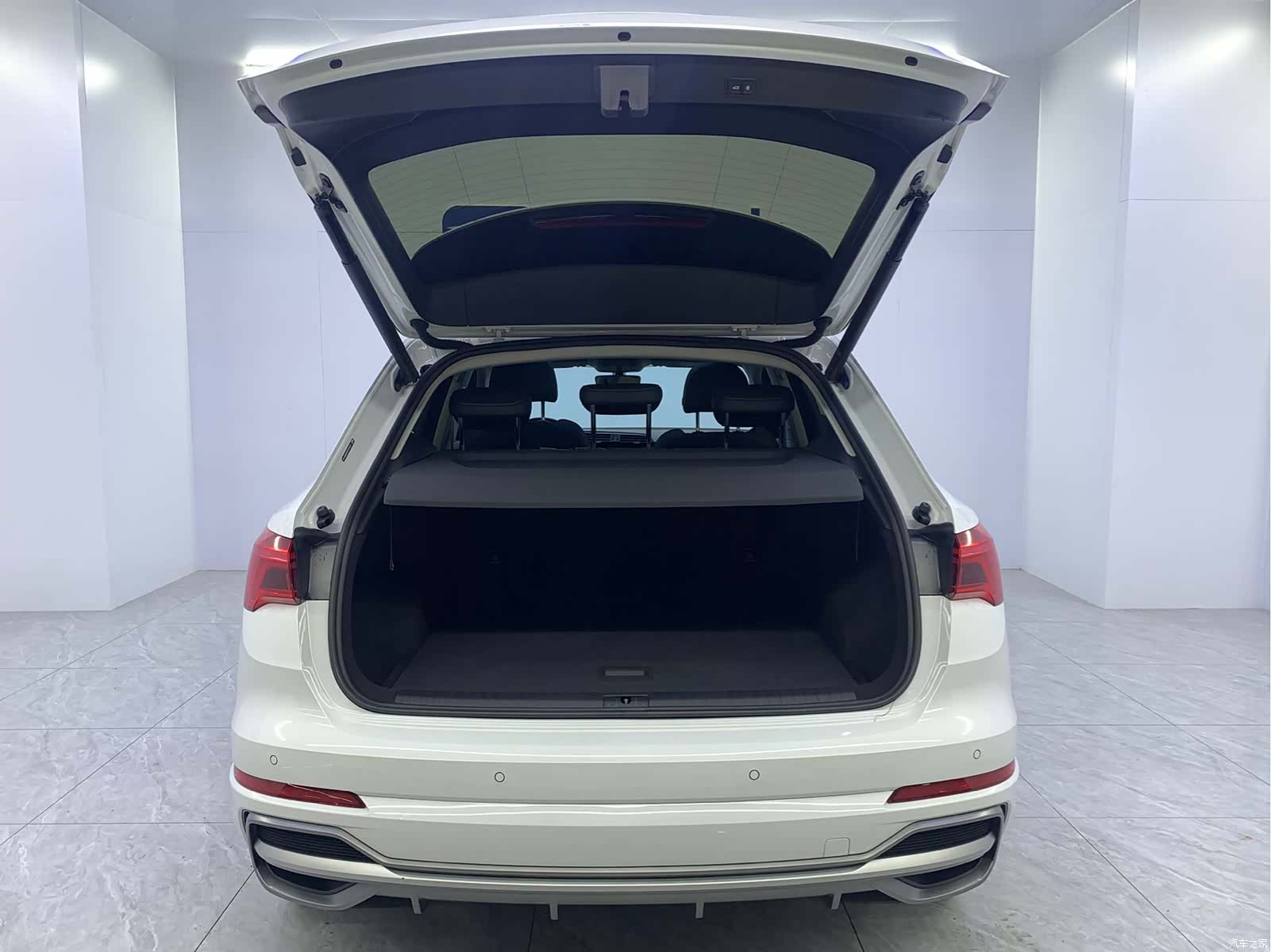 Audi Q3, 2023 20