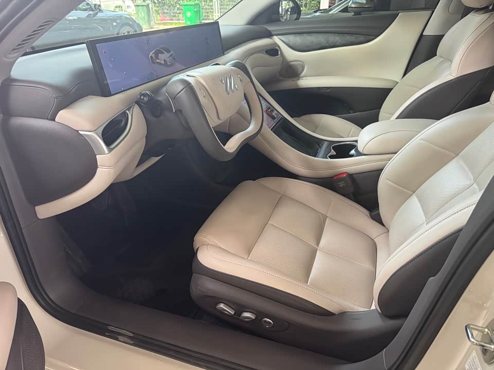 IM Motors Zhiji L6 IM Motors Zhiji L6