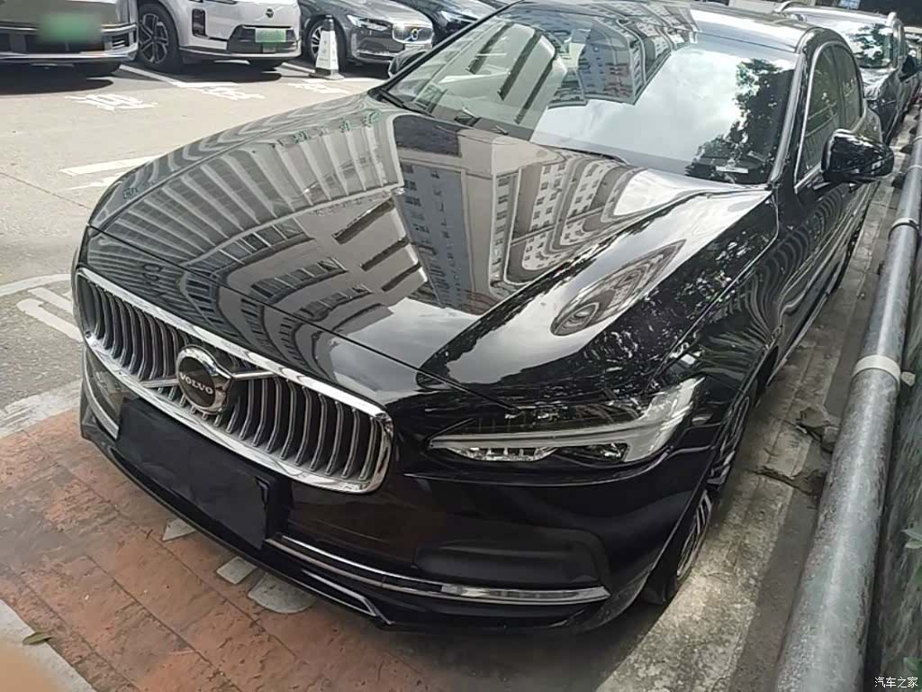 Volvo S90, 2025 2