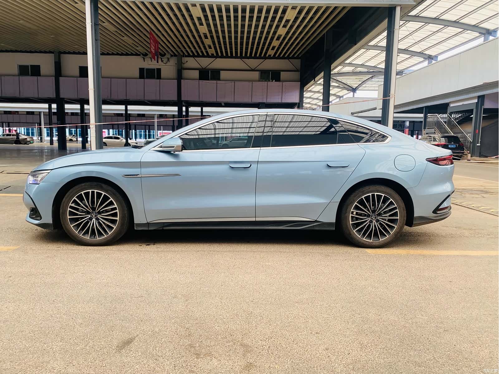 BYD Han, 2023 11