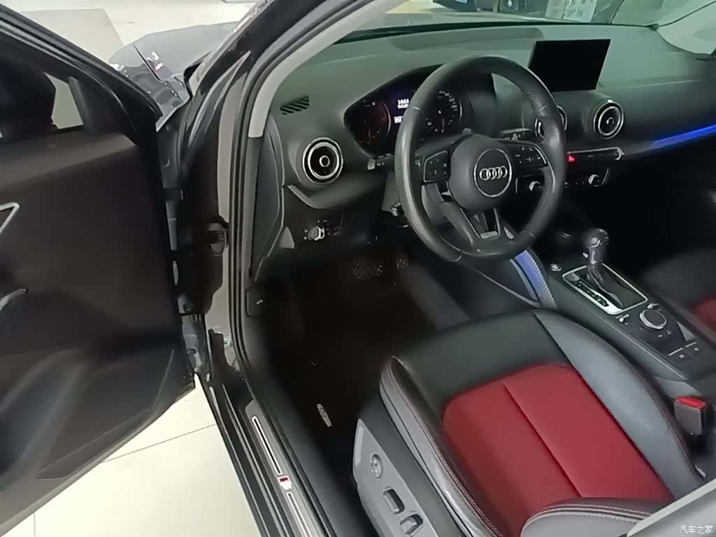 Audi Q2L, 2020 16