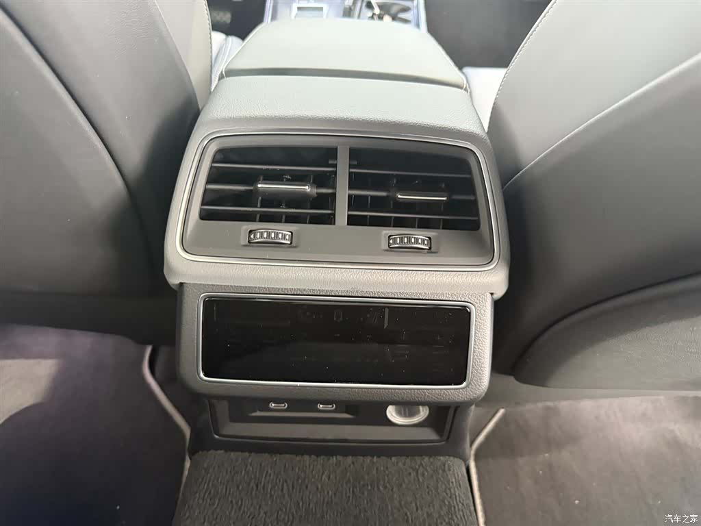 Audi A7L, 2025 10