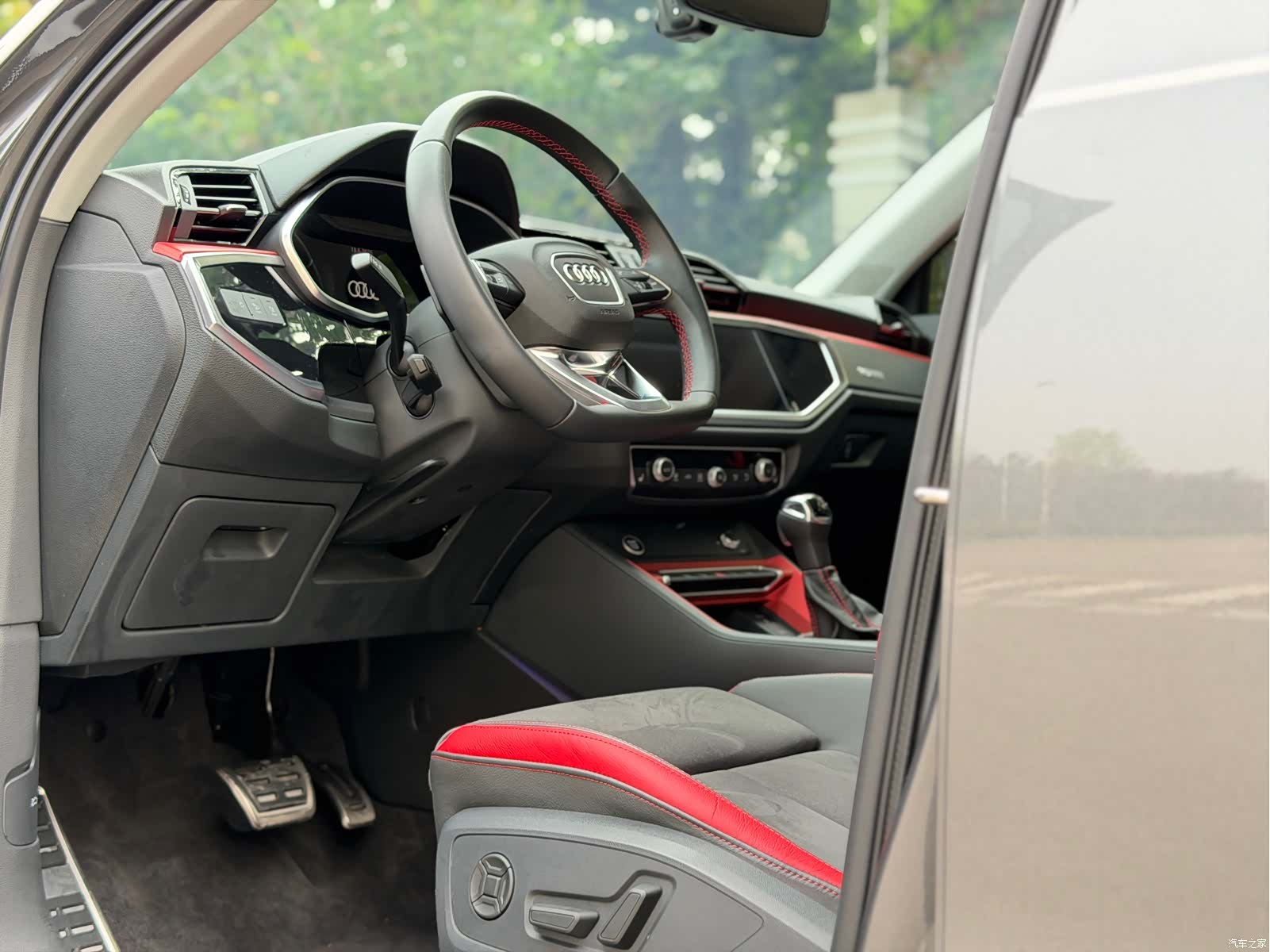 Audi Q3, 2023 4