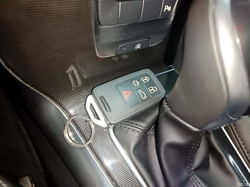 Volvo V40, 2019 9