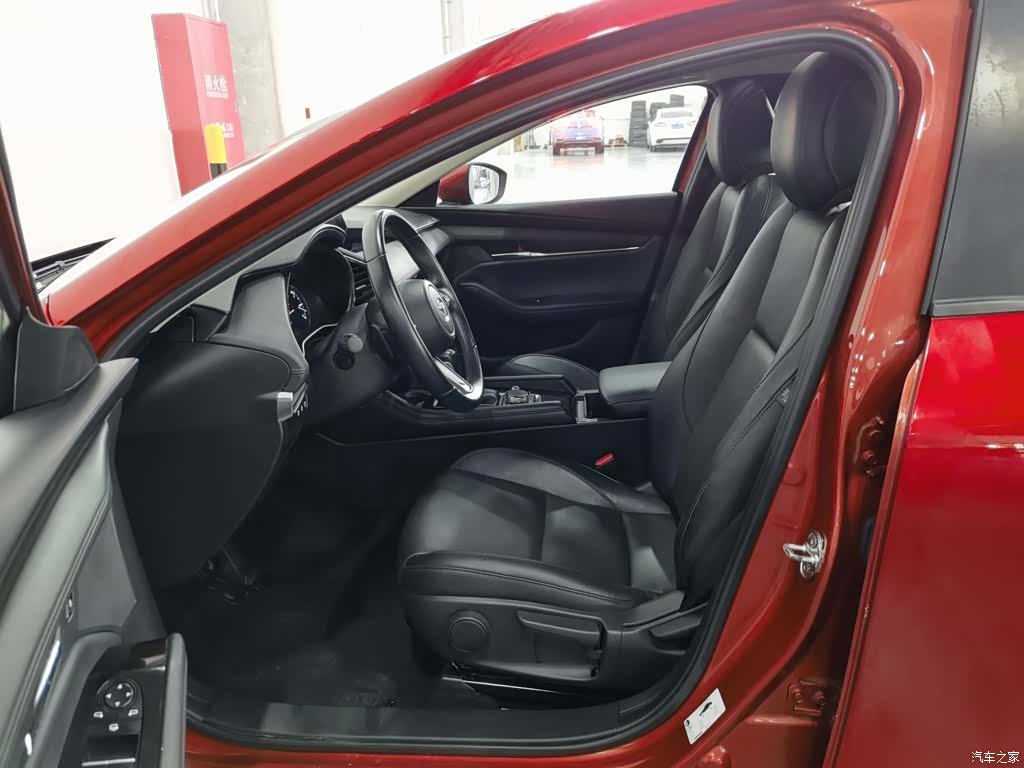 Mazda Mazda3, 2021 10