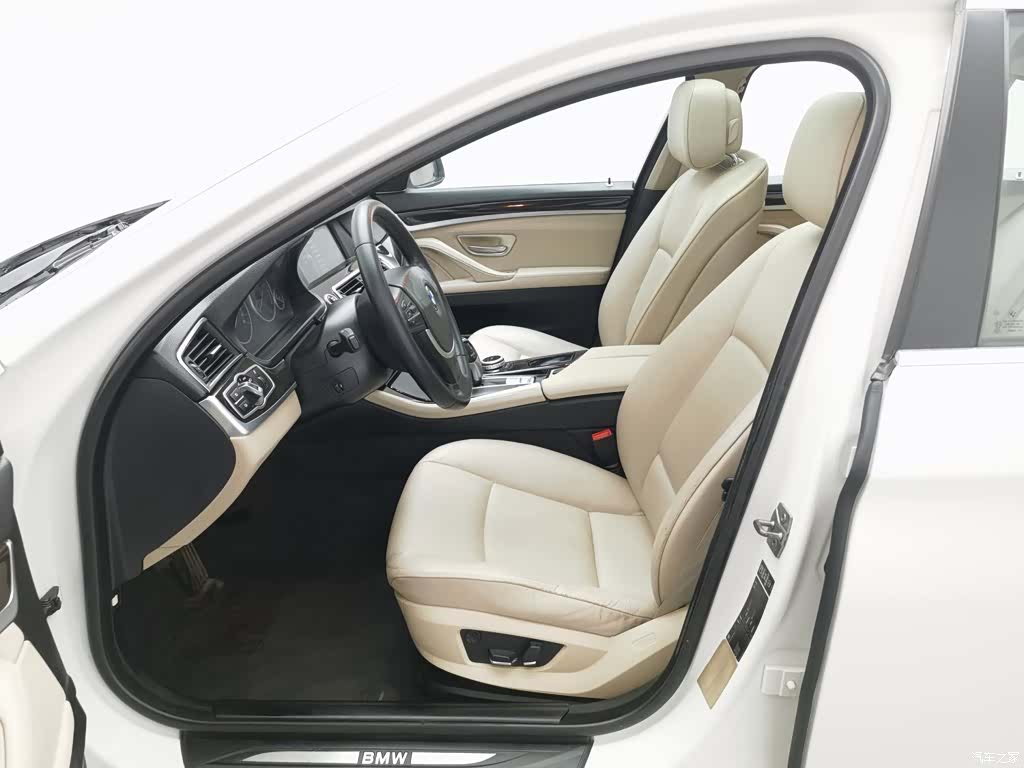 BMW 5 Series, 2011 10