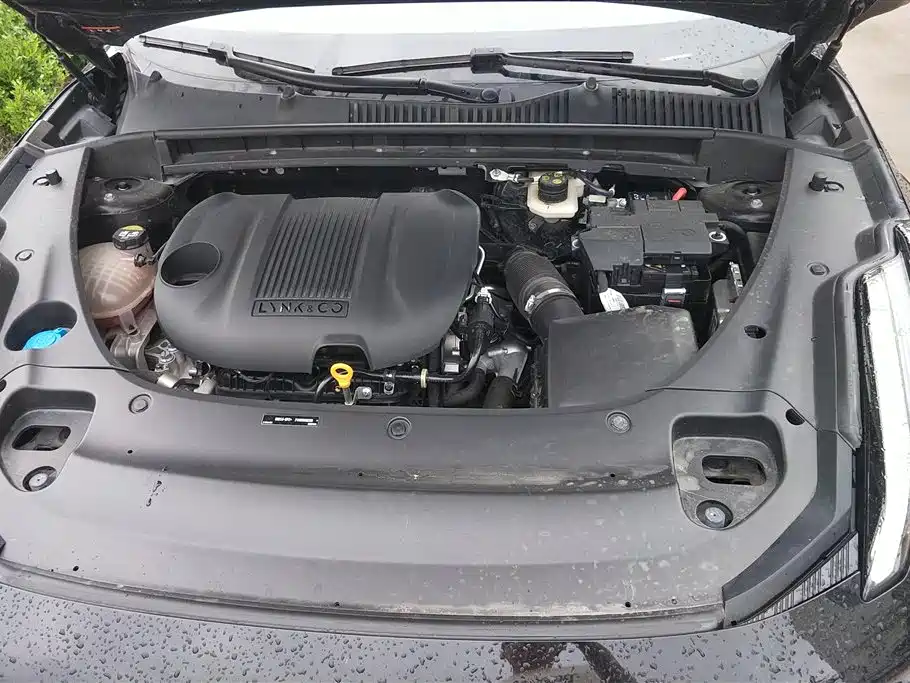 Lynk & Co 03