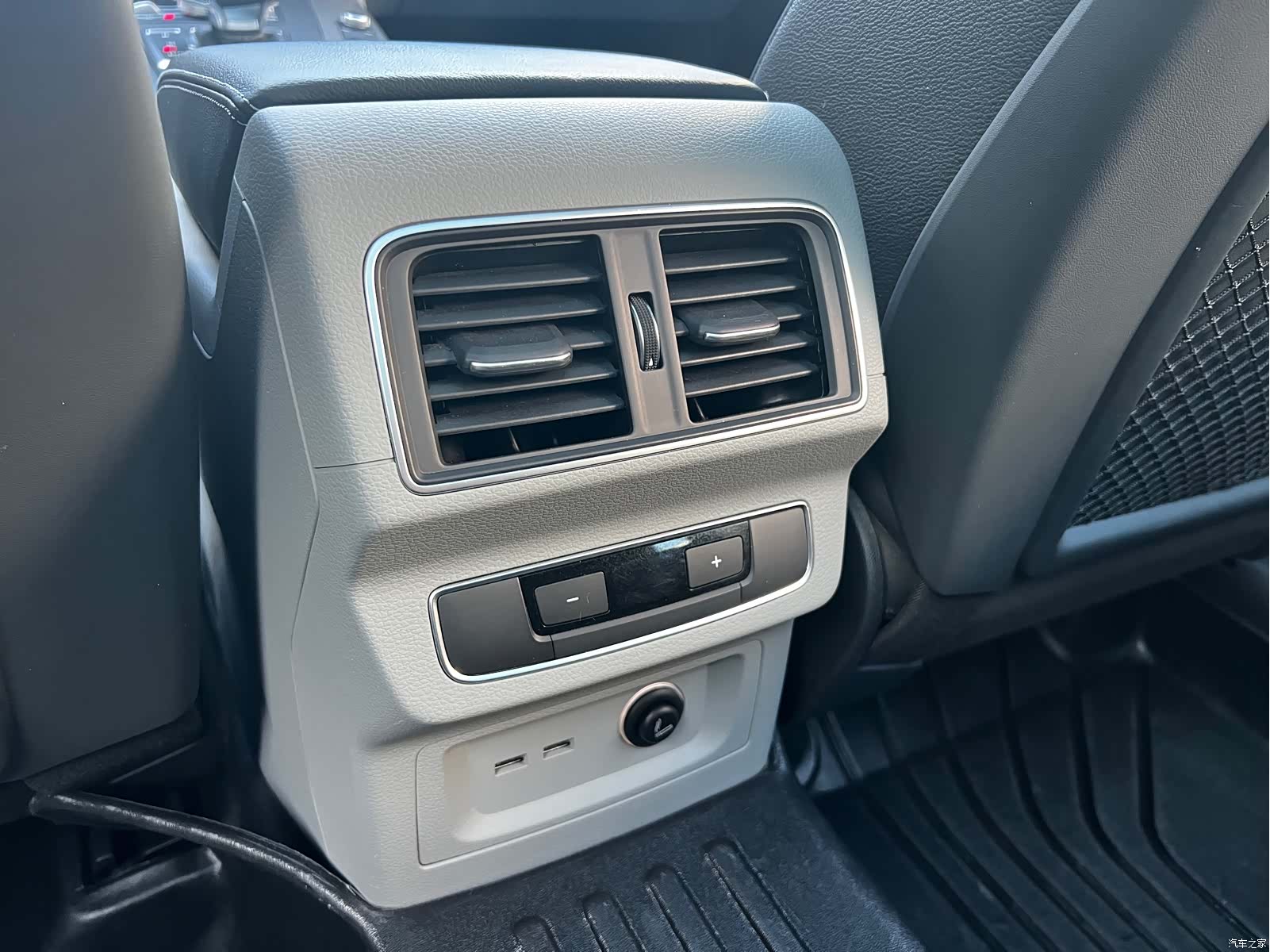 Audi Q5L, 2019 10