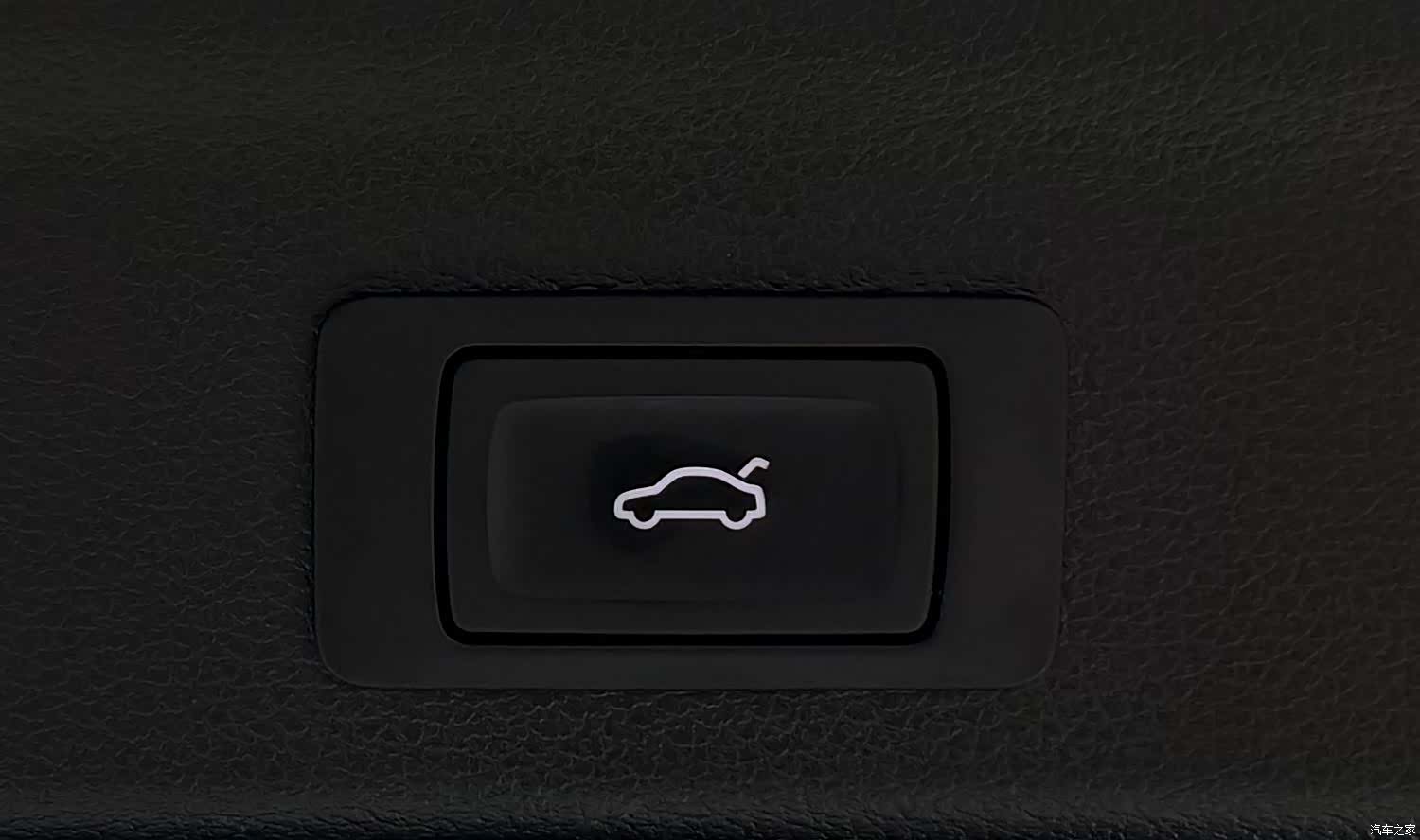 Audi Q3, 2023 25