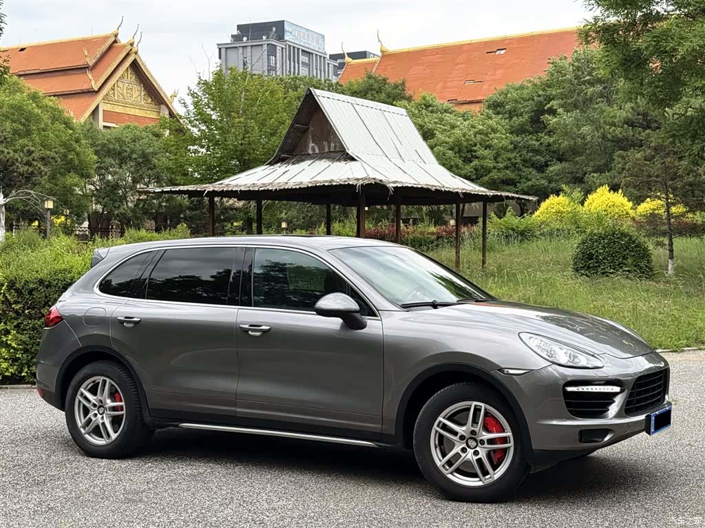 Porsche Cayenne, 2011 4