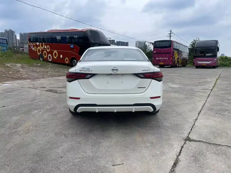 Nissan Xuan Yi