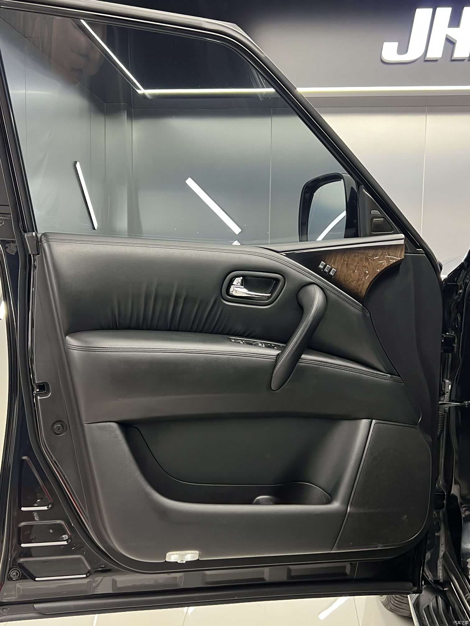 Infiniti QX56, 2014 20
