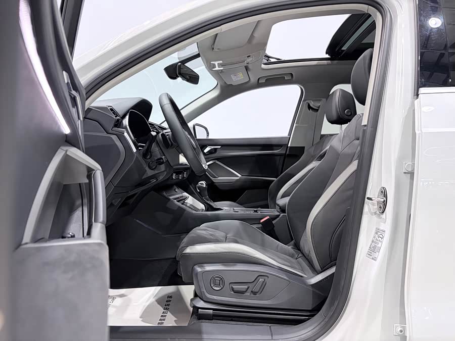 Audi Q3 2022, фото 8